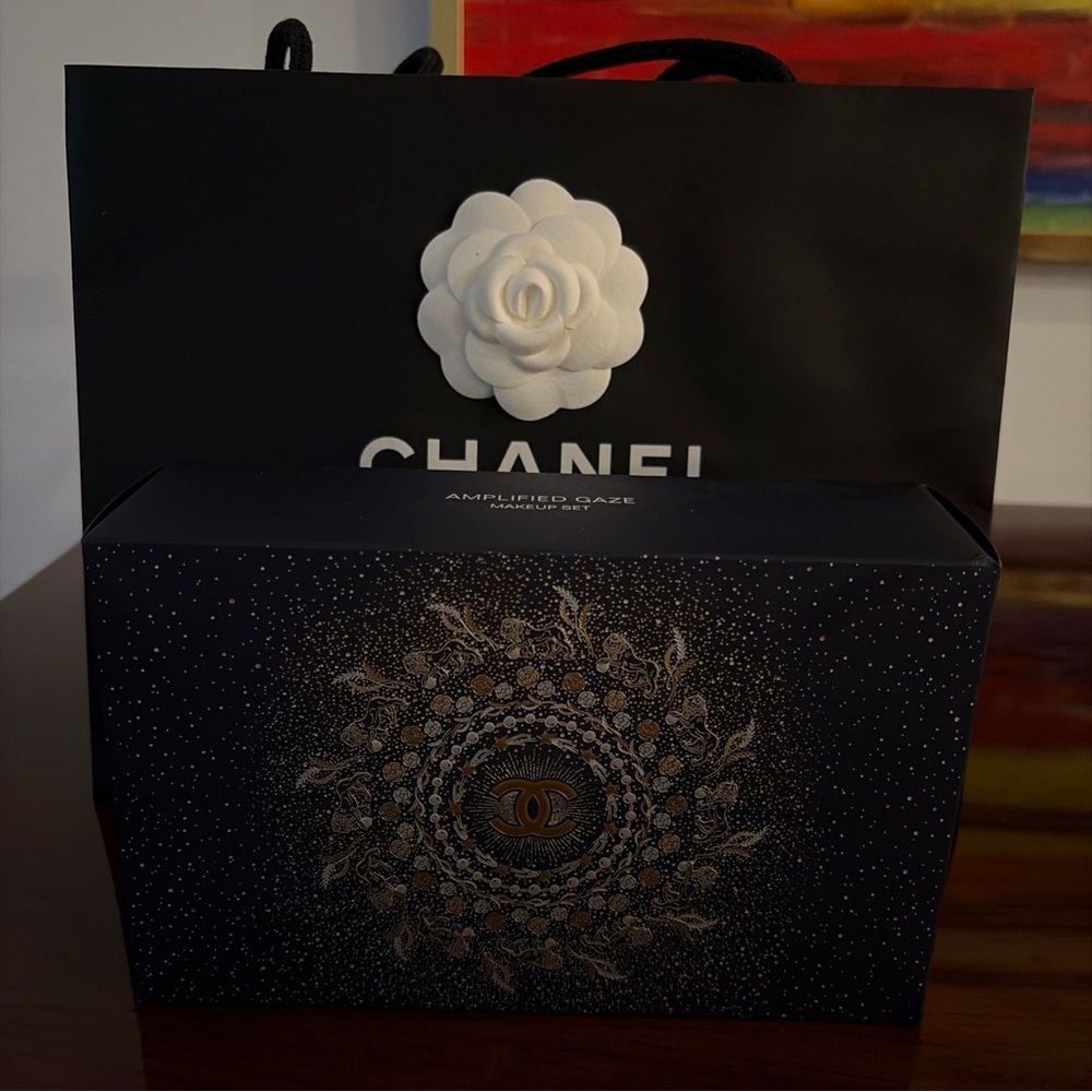 Chanel Amplified Gaze Eyeshadow 308 Clair Oscur Noir Allure Mascara Holiday 2025
